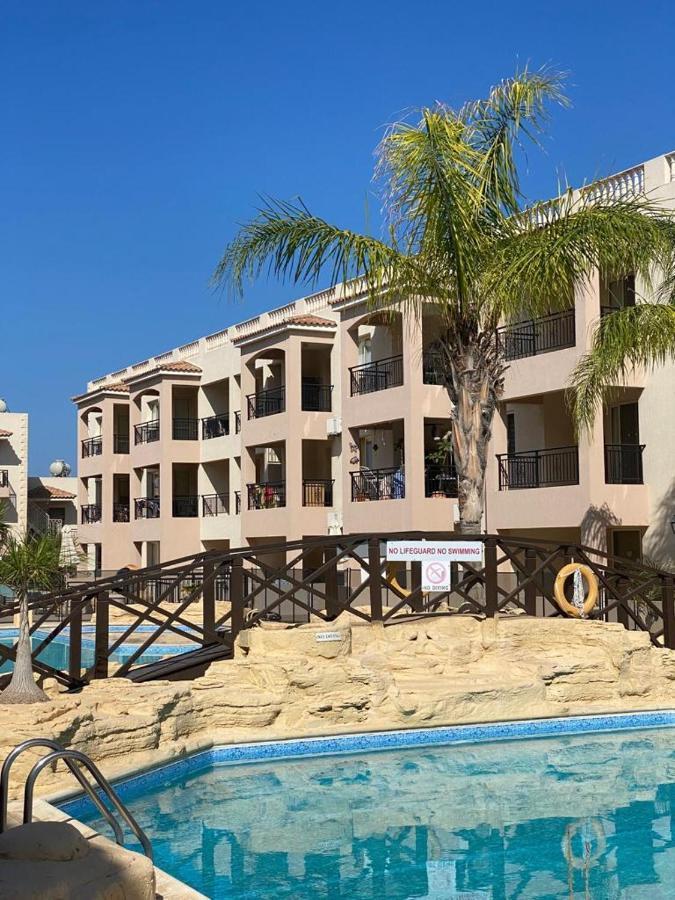 Royal Seacrest Residence Paphos Exterior foto